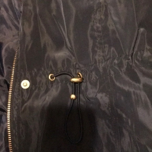 This lightweight anorak jacket, Size Medium - Picture 6 of 8